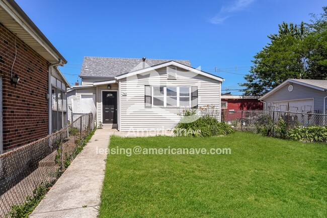 Building Photo - 765 Regina Ave