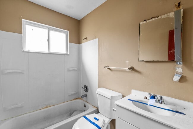 Building Photo - 2152 Erick Ave