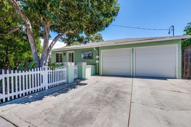 Building Photo - Duplex in Mountain View -  hardwood floors...