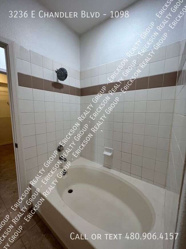 Building Photo - 3236 E Chandler Blvd