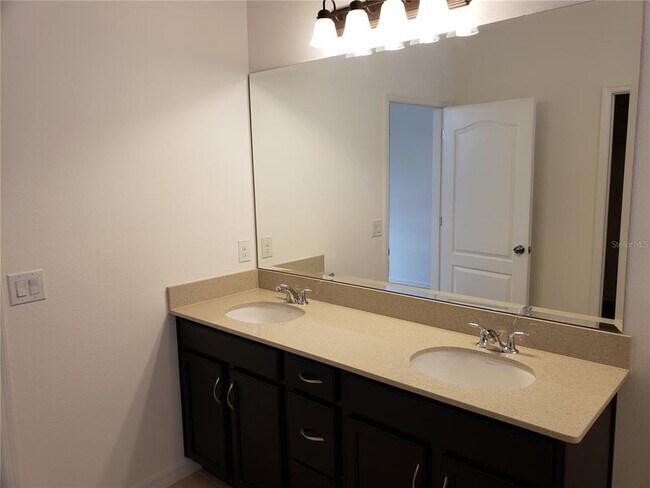 Building Photo - 806 Benjamin Trail