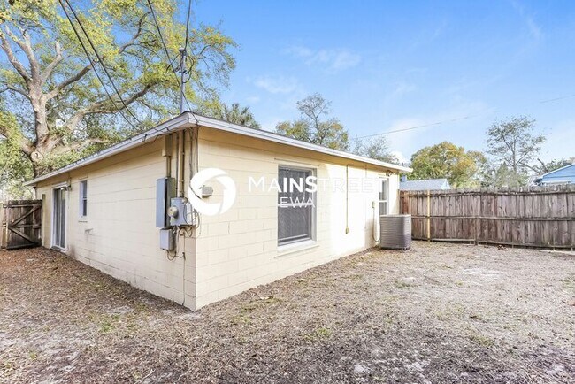 Building Photo - 3 Bedroom Pet-Friendly Home in St Petersburg, FL with Main Street Renewal