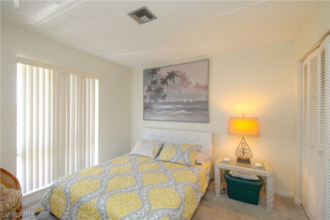 Building Photo - 239 Palm Dr