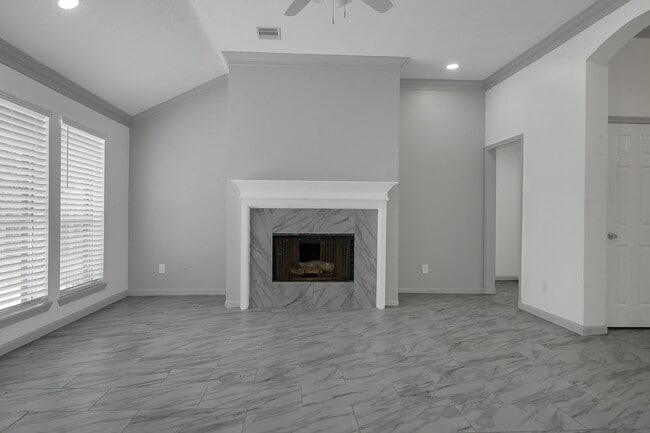 Building Photo - 3515 Walden Dr