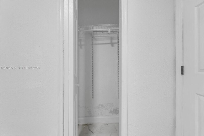 Building Photo - 4530 SW 25th St