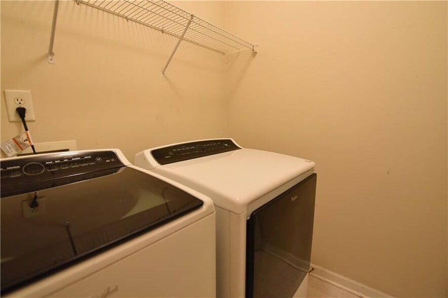 Building Photo - 3347 Baymount Way