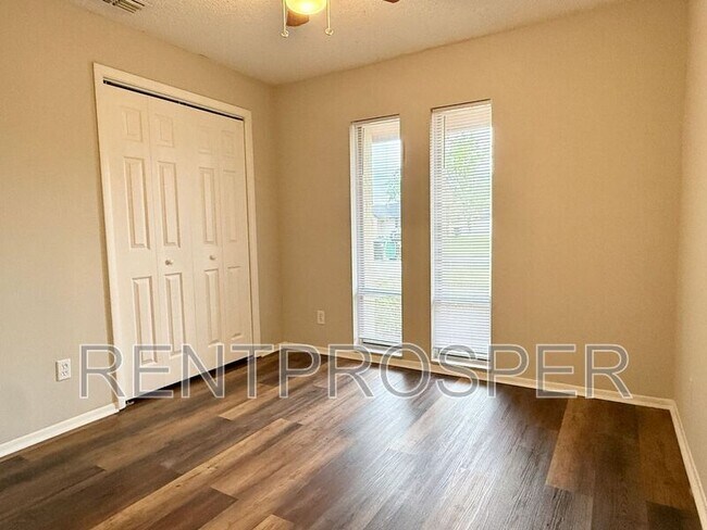 Building Photo - 2310 Pebble Ct