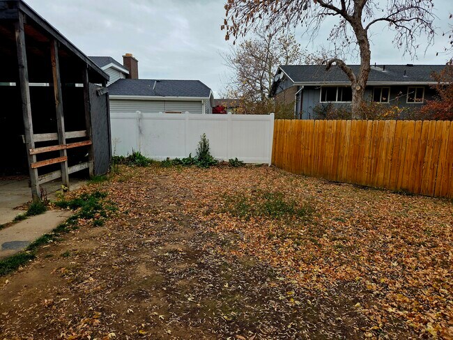 Building Photo - 1968 E 5850 S