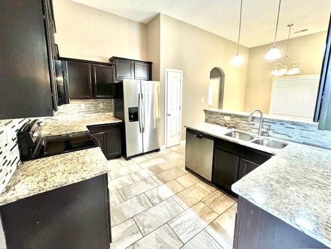 Building Photo - ShinaultLane4422