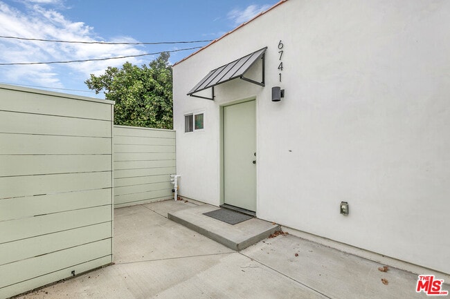 Building Photo - 6741 Arlington Ave