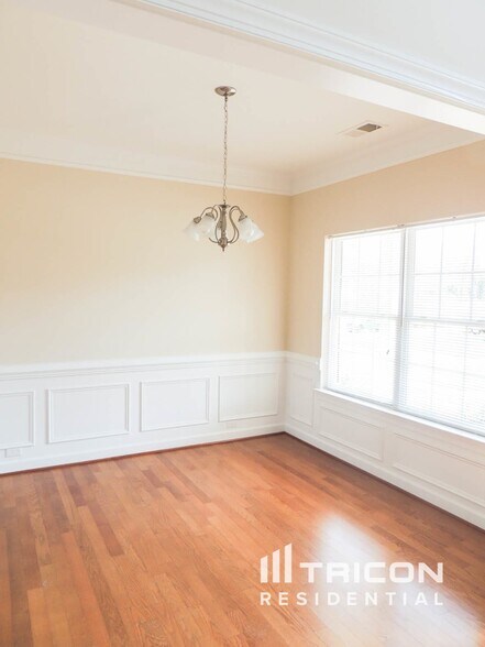 Building Photo - 2625 Sierra Chase Dr