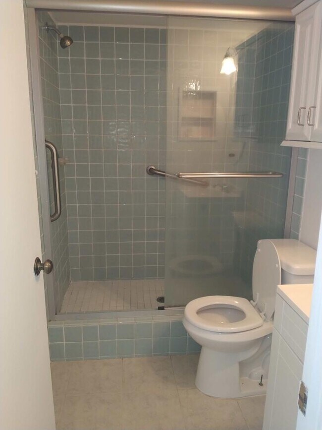 Building Photo - 20 Veronese Ct