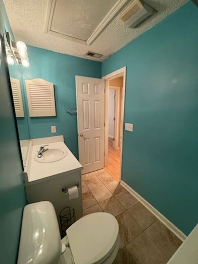 Building Photo - Cape Cottages Condos, Beachy 3 bedroom, 2 ...
