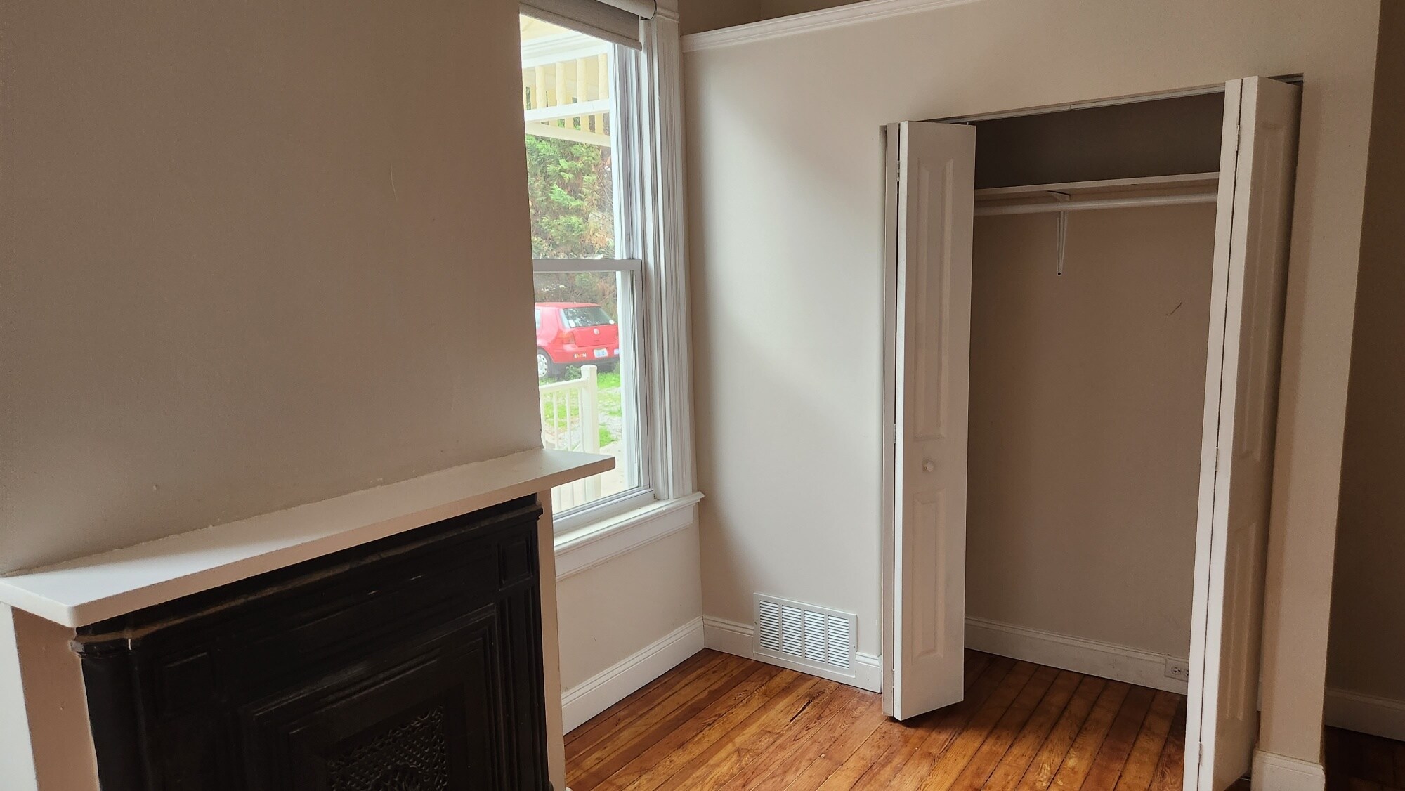 Building Photo - 324 Fairfield Ave