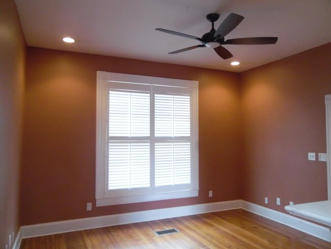 Building Photo - 706 W Maxwell St