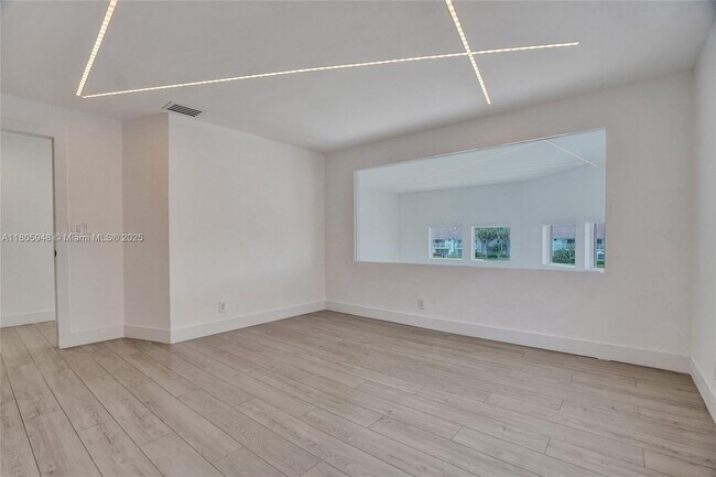 Building Photo - 3757 NE 208th Terrace