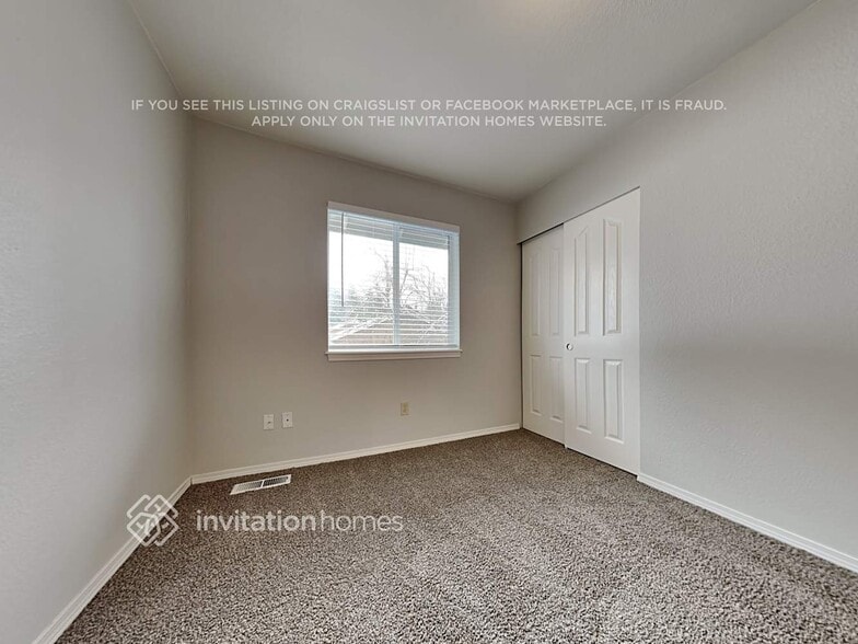 Building Photo - 1722 Mapleview Ct NE