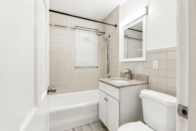 Building Photo - 72 Olney St