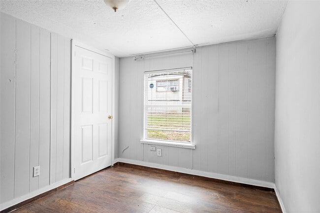 Building Photo - 16747 Timberglen St