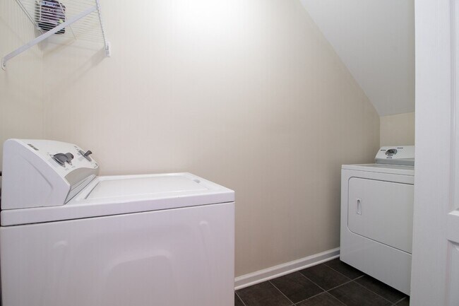 Building Photo - 1718-G Thistlewood Dr