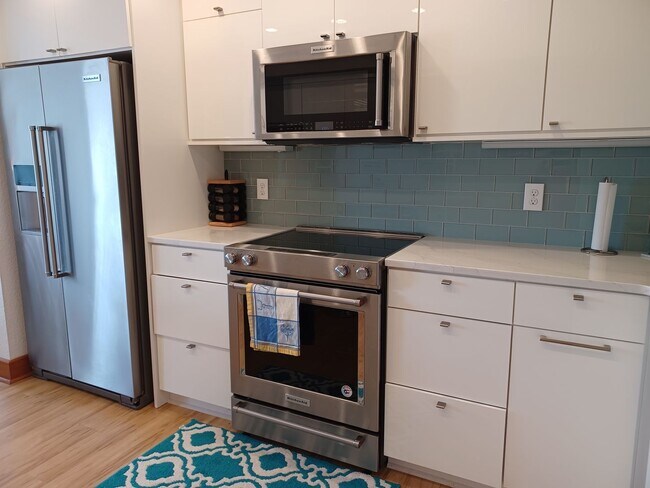 Building Photo - Ocean Park/Water Oaks Condominium