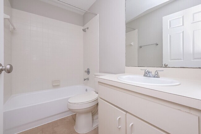 Building Photo - 4812 Limerick Dr