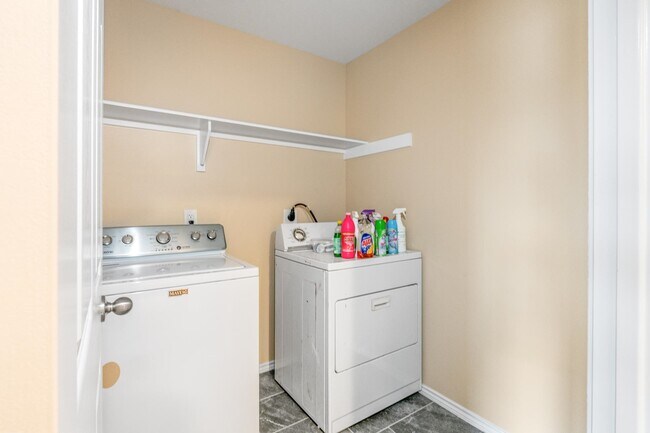 Building Photo - 5529 Shorthorn Dr