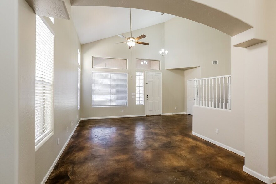 Building Photo - 13311 W Stella Ln