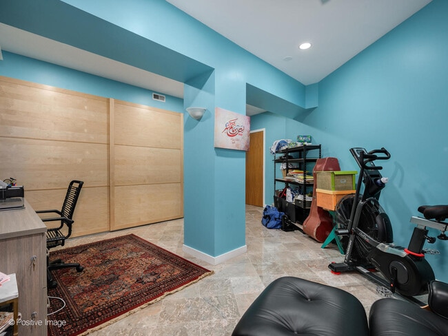 Building Photo - 2828 N Talman Ave