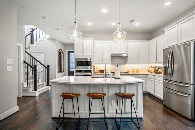 Building Photo - 222 Thistle Dr