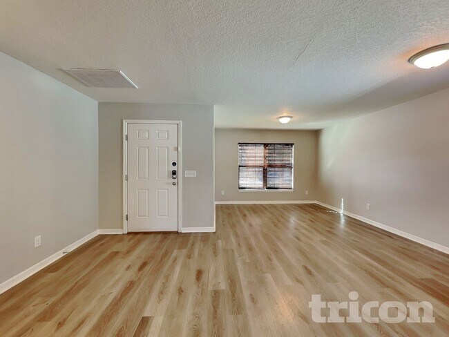 Building Photo - 591 Swallowtail Dr