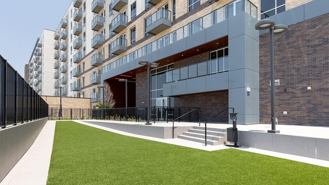 Building Photo - 5750 Grandscape Blvd