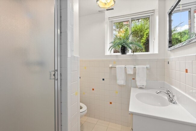 Building Photo - 32 Countryside Rd