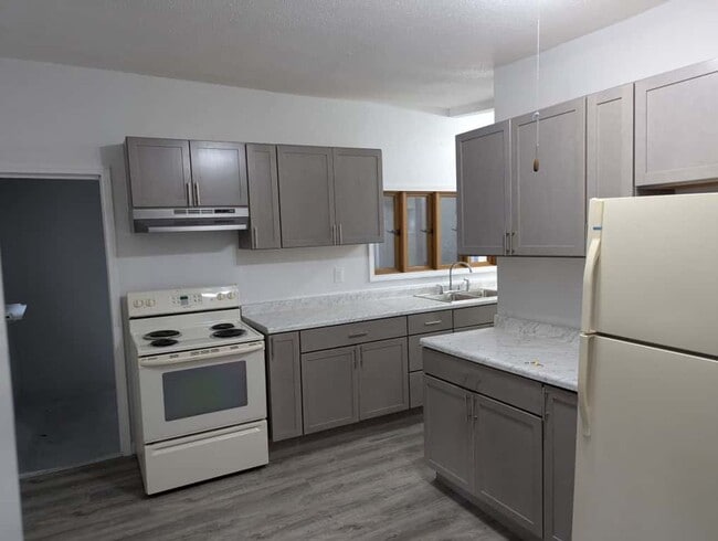 Building Photo - Charming, remodeled home in Tuscola