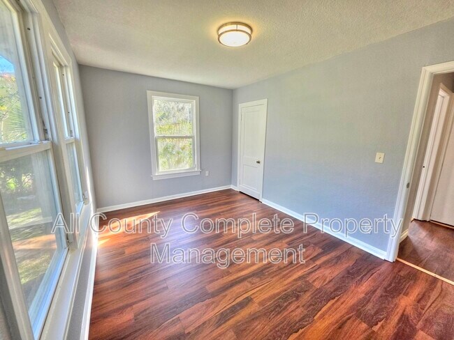 Building Photo - 616 Woodbine St