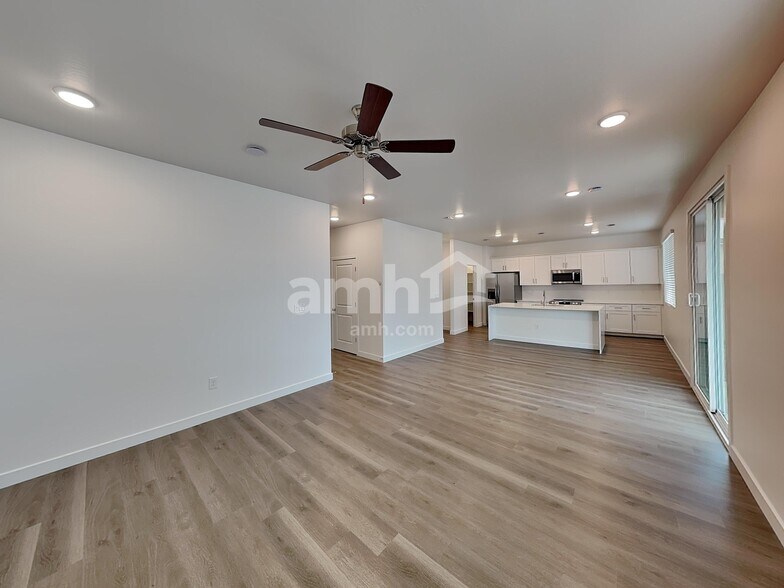 Building Photo - 9731 W Parkway Dr