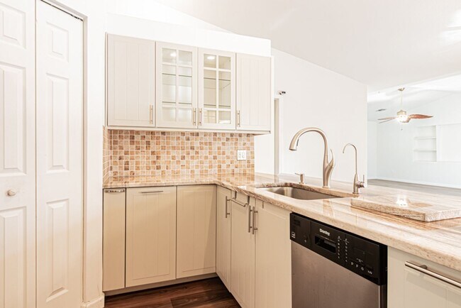 Building Photo - 5-Bed Home With Private Heated Pool & Large Yard - Pet Friendly!