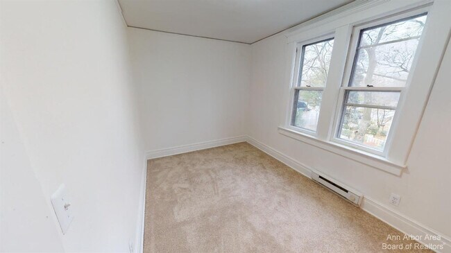 Building Photo - 1705 Jackson Ave