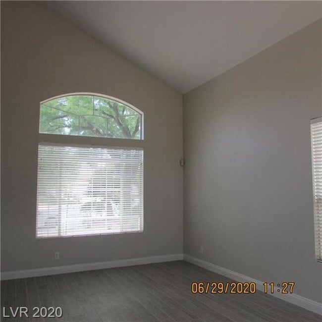 Building Photo - Beautiful 3 Bedroom/2.5 Baths in Summerlin