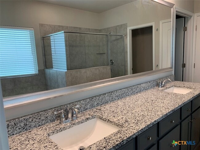 Building Photo - 515 Salt Lick Dr
