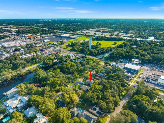Building Photo - Charming Tampa Rental - Perfectly Located ...