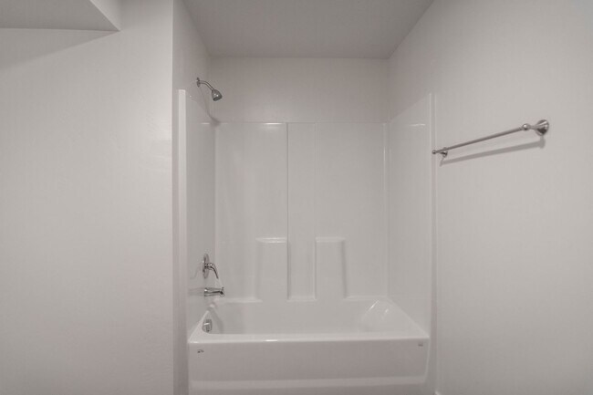 Building Photo - Up to $1000 Off First Month! Modern 3rd-St...