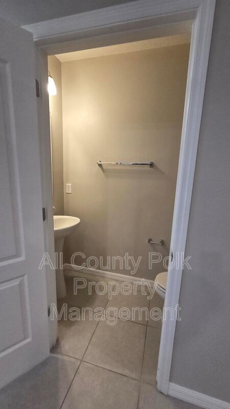 Building Photo - 3867 Hampstead Ln