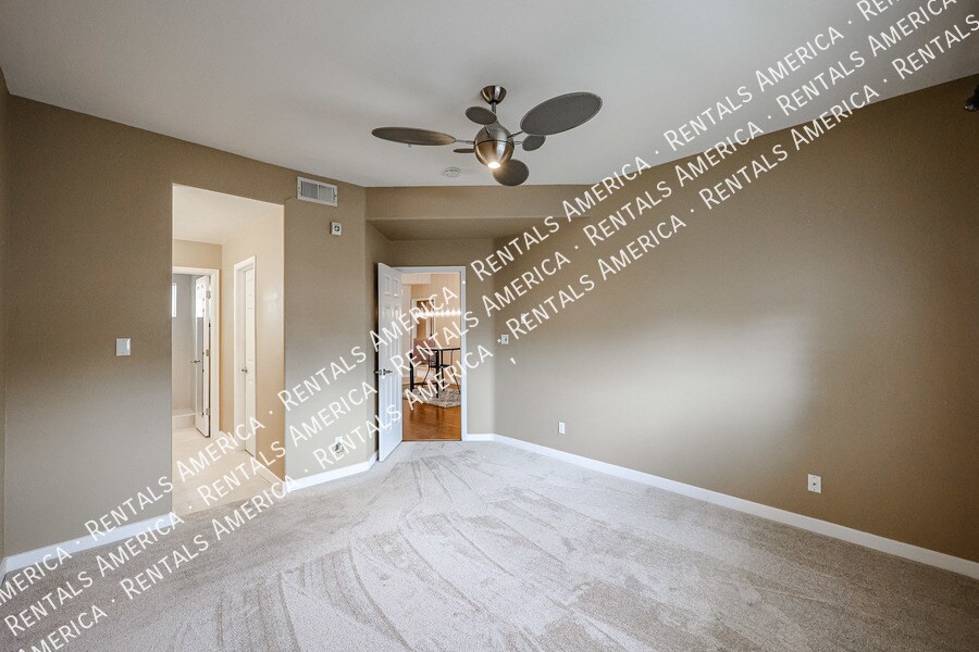 Building Photo - 8653 E Royal Palm Rd