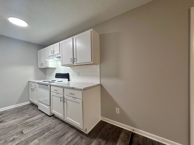 Building Photo - Pet Friendly 2-Bedroom Apartments in Maryv...