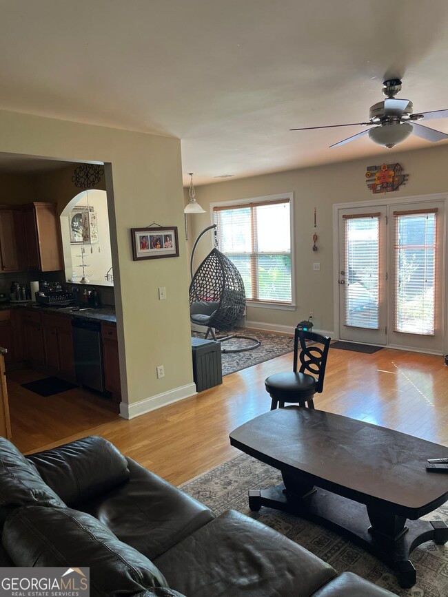 Building Photo - 3520 Dalwood Dr