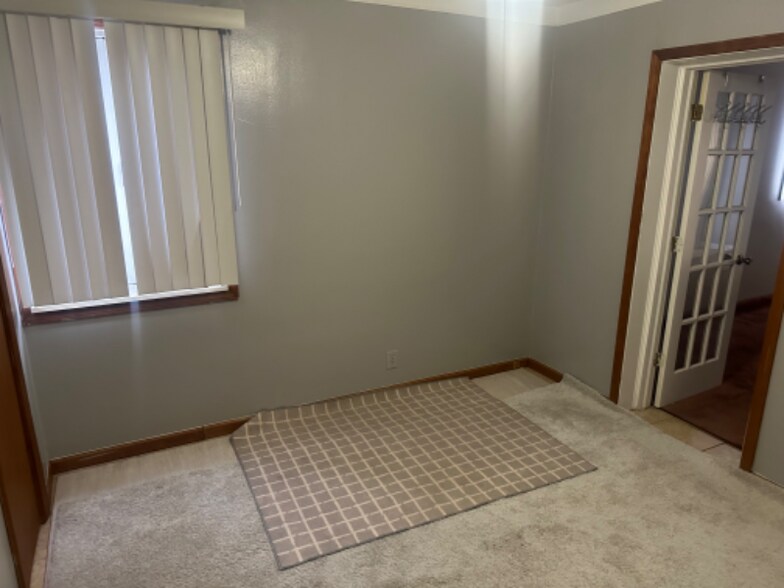 Building Photo - 5731 Fenton St