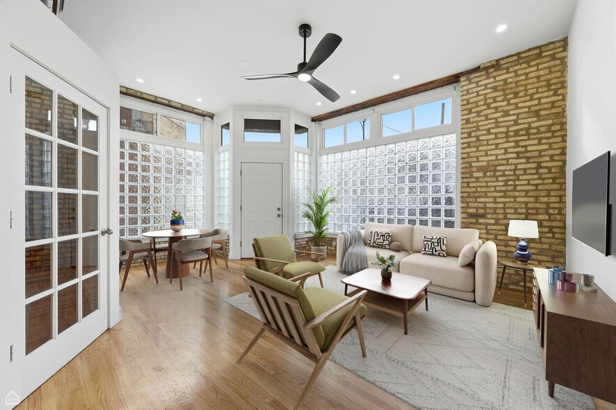 Primary Photo - 947 N Kedzie Ave