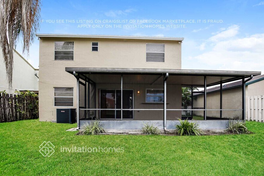 Building Photo - 13970 Langley Pl