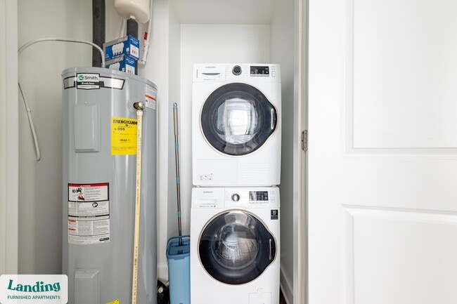 Building Photo - 933 McGee St